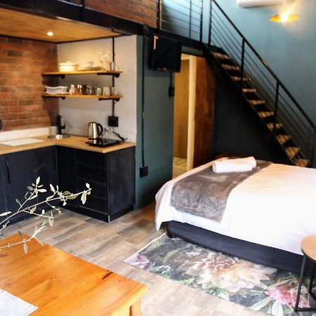 Nini'S Guest Units Hotel Блоемфонтейн Екстериор снимка