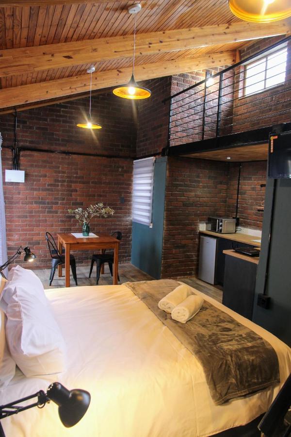 Nini'S Guest Units Hotel Блоемфонтейн Екстериор снимка