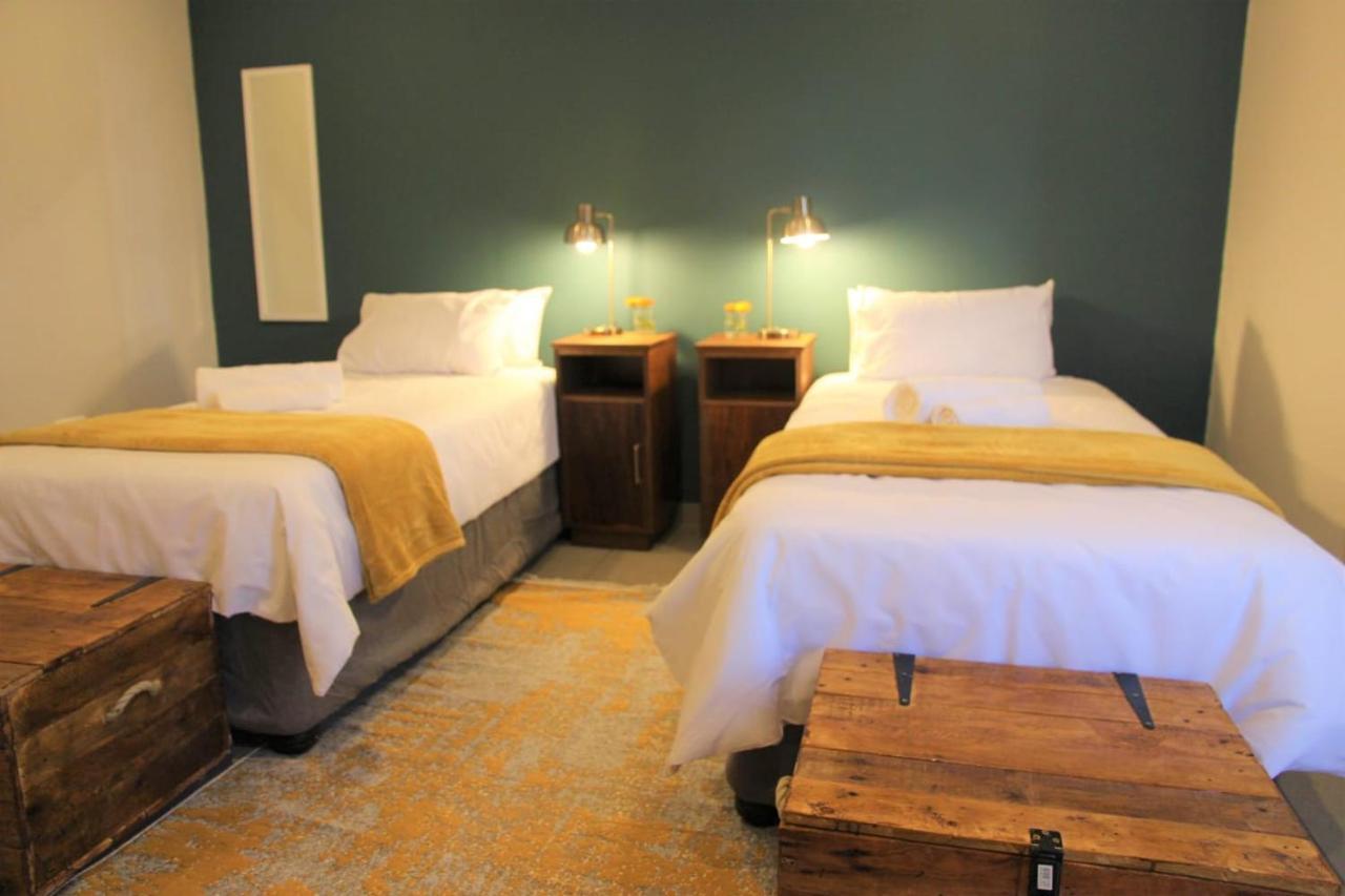 Nini'S Guest Units Hotel Блоемфонтейн Екстериор снимка