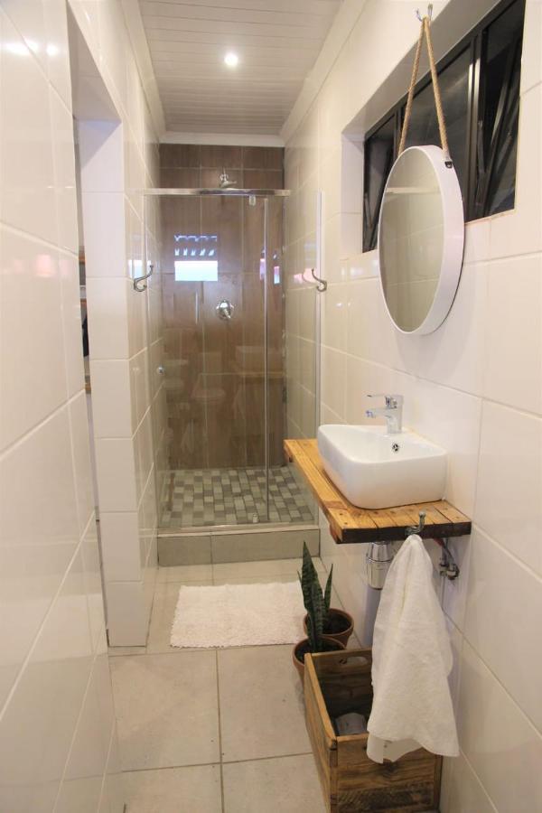 Nini'S Guest Units Hotel Блоемфонтейн Екстериор снимка